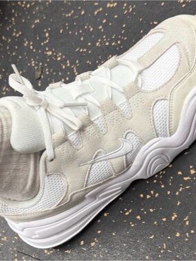Nike Men's White and Cream Athletic Sneakers